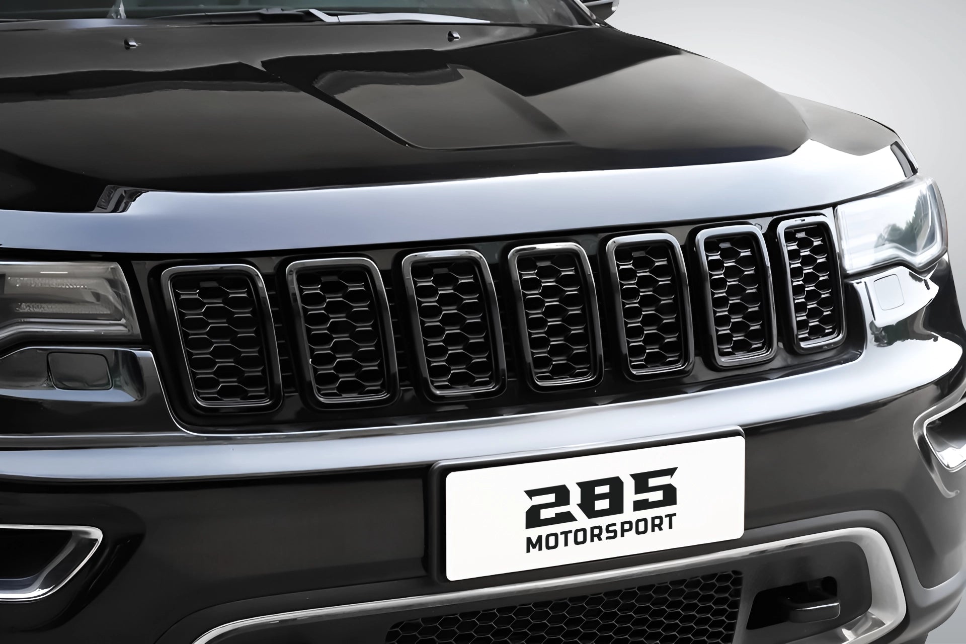 SRT Style Front Grille - 2017-2020 Jeep Grand Cherokee Wk2